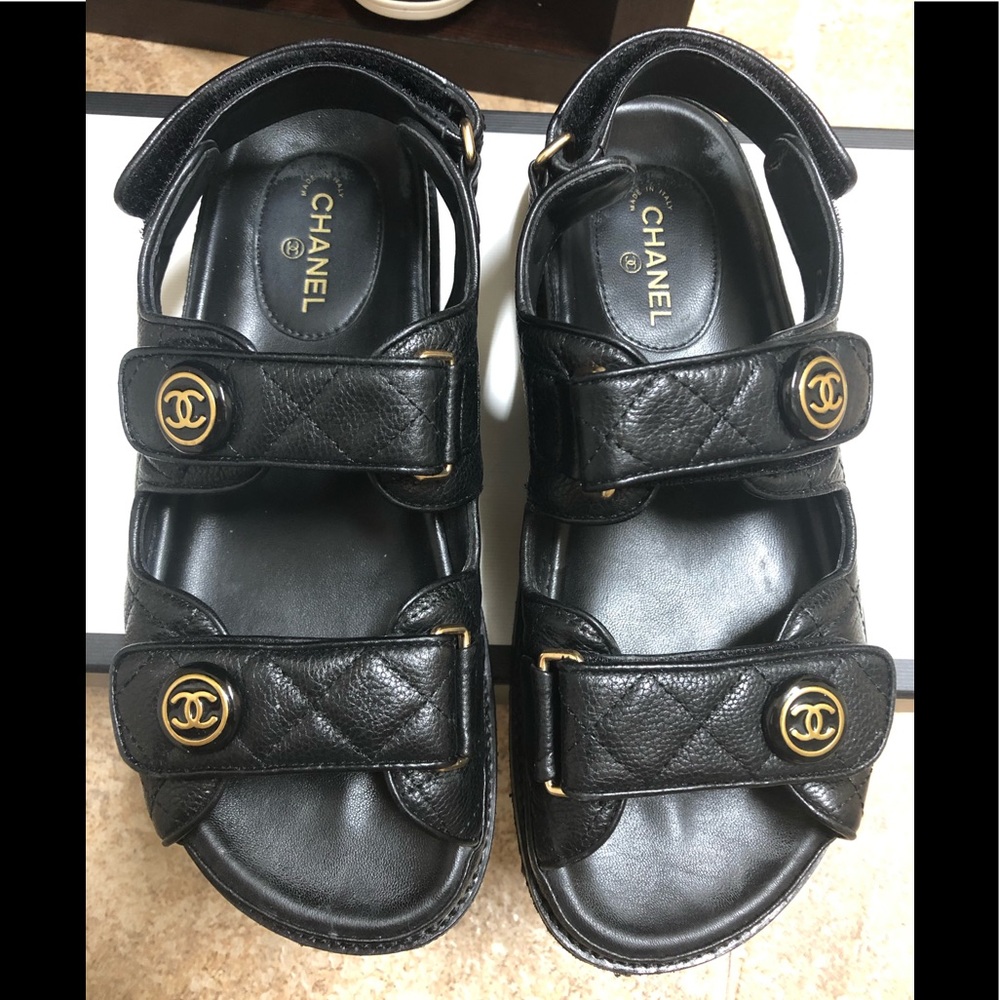💯 Authentic CHANEL black leather 'DAD' sandals